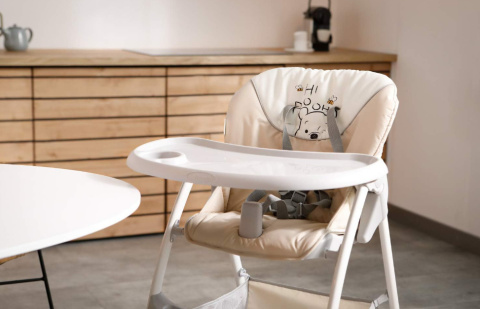 Hauck Sit'n Fold Disney wysokie krzesło dziecięce Pooh Cuddles, łatwe w składaniu, dla dzieci od 6. miesiąca życia Hauck Sit'n Fold Disney wysokie krzesło dziecięce Pooh Cuddles, łatwe w składaniu, dla dzieci od 6. miesiąca życia