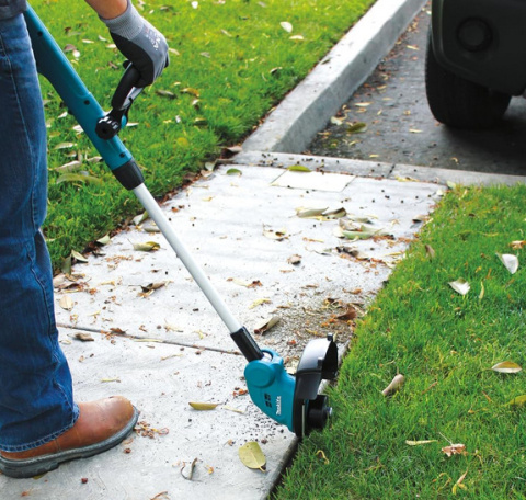 Makita UR100DZ – Akumulatorowa nożyca do trawy 10,8 V (bez akumulatora) Makita UR100DZ – Akumulatorowa nożyca do trawy 10,8 V (bez akumulatora)