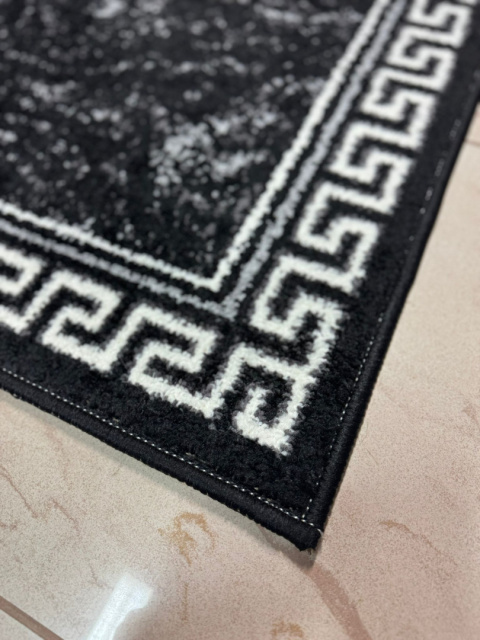 Dywan 70x125 cm Czarno-Biały – Stylowa dekoracja do każdego wnętrza Dywan 70x125 cm Czarno-Biały – Stylowa dekoracja do każdego wnętrza