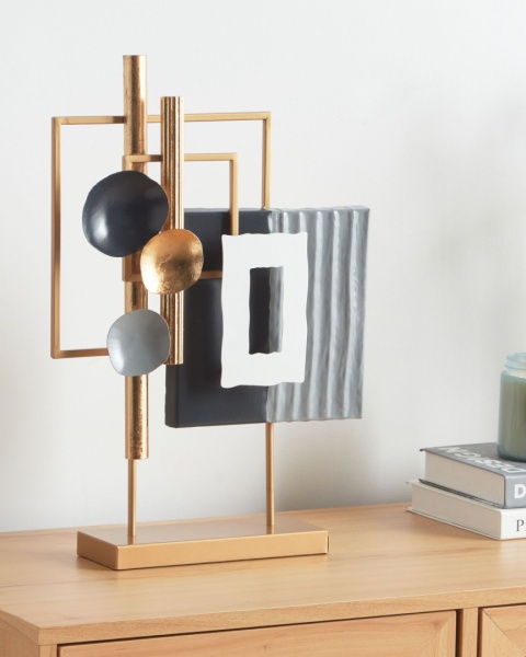 Figurka Beliani SULFUR Metal Złota – Złota Dekoracja Geometryczna Figurka Beliani SULFUR Metal Złota – Złota Dekoracja Geometryczna