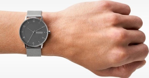 Zegarek Skagen RIIS 40 mm z Szarą Tarczą i Srebrną Bransoletą Mesh Zegarek Skagen RIIS 40 mm z Szarą Tarczą i Srebrną Bransoletą Mesh