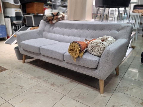 Sofa 3-osobowa Beliani MOTALA, Szara, Styl Retro, Dębowe Nogi Sofa 3-osobowa Beliani MOTALA, Szara, Styl Retro, Dębowe Nogi