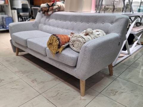 Sofa 3-osobowa Beliani MOTALA, Szara, Styl Retro, Dębowe Nogi Sofa 3-osobowa Beliani MOTALA, Szara, Styl Retro, Dębowe Nogi